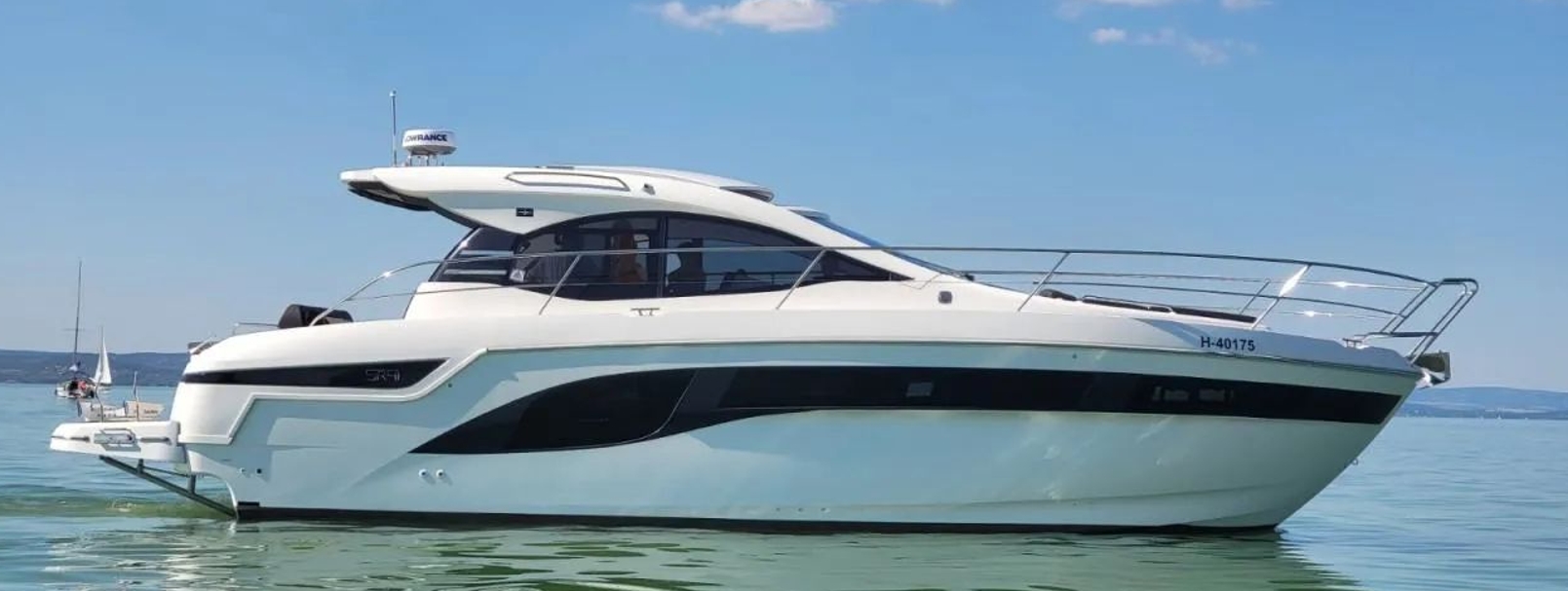 Bavaria SR 41 motoros luxus yacht 5