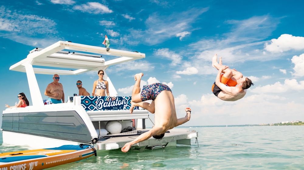 Barracuda Deluxe Boat 2